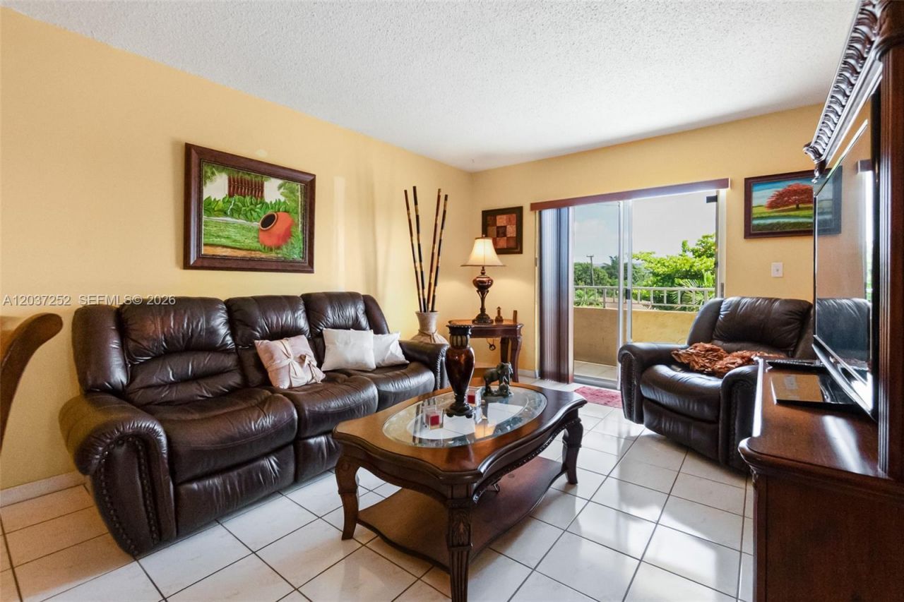 6090 W Flagler St, Unit 307, Miami, FL 33144 Photo