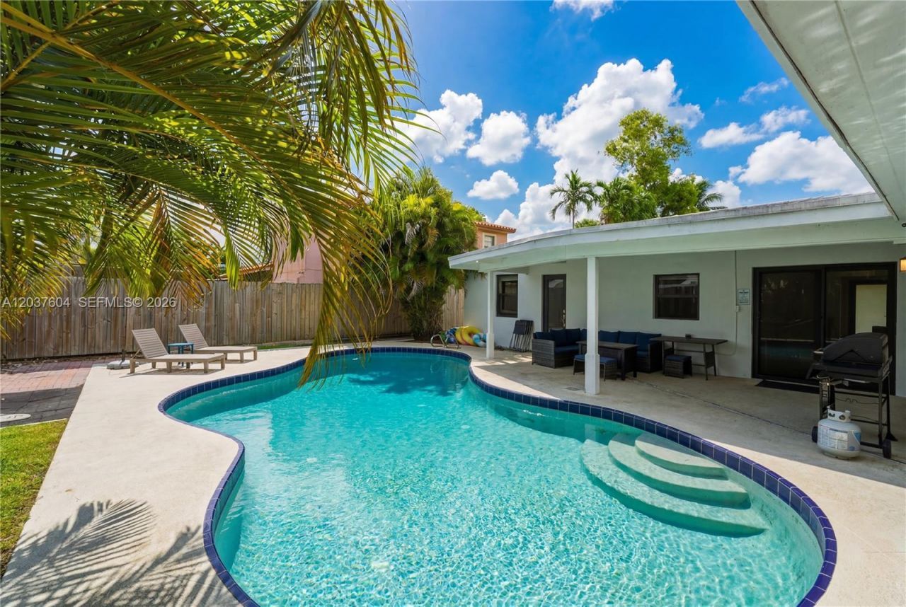 7395 SW 39th St, Miami, FL 33155 Photo