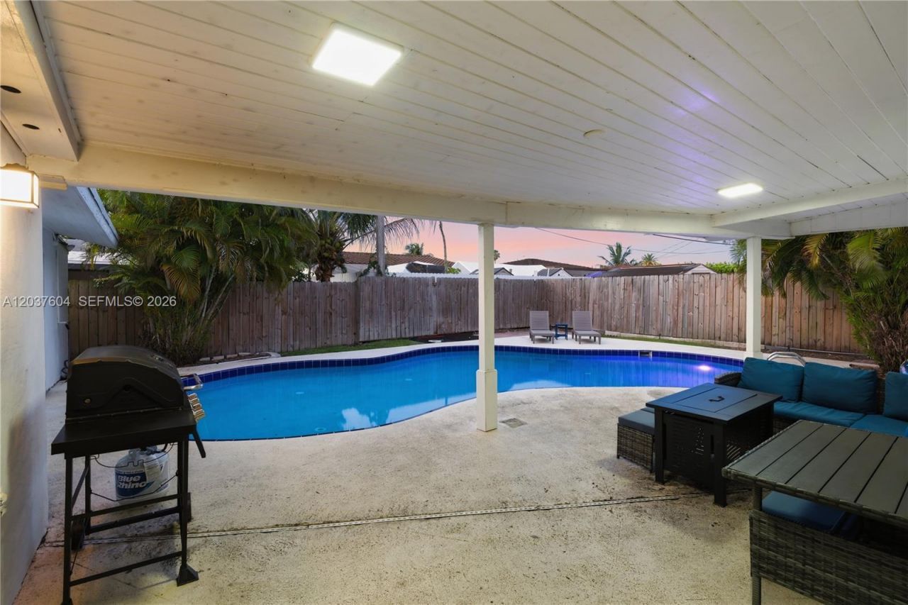 7395 SW 39th St, Miami, FL 33155 Photo
