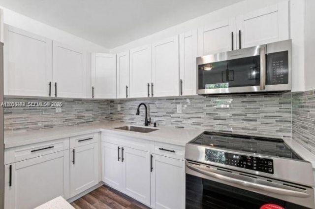 1040 NW 23rd Ter , Fort Lauderdale, FL 33311 Photo
