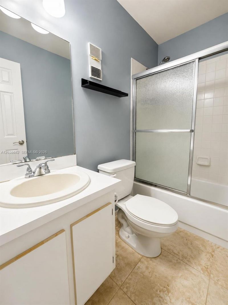 5476 Gate Lake Rd, Unit 5476, Tamarac, FL 33319 Photo