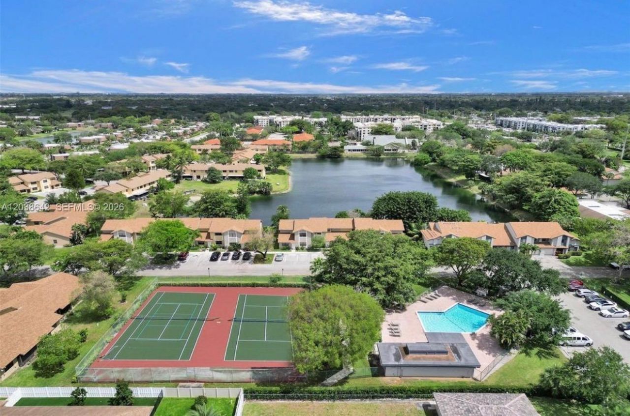 5476 Gate Lake Rd, Unit 5476, Tamarac, FL 33319 Photo