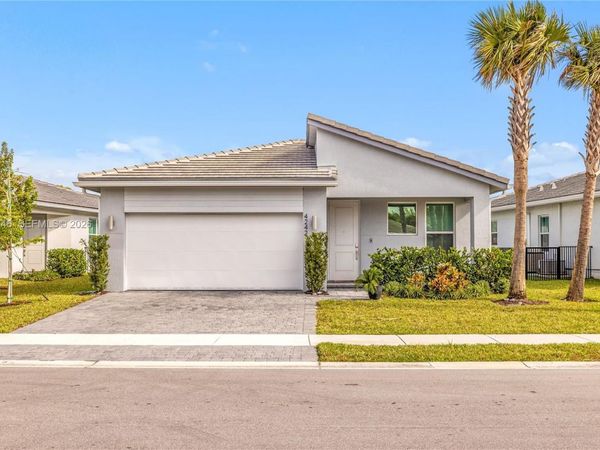 4242 Rosa Dr , Deerfield Beach, FL 33064