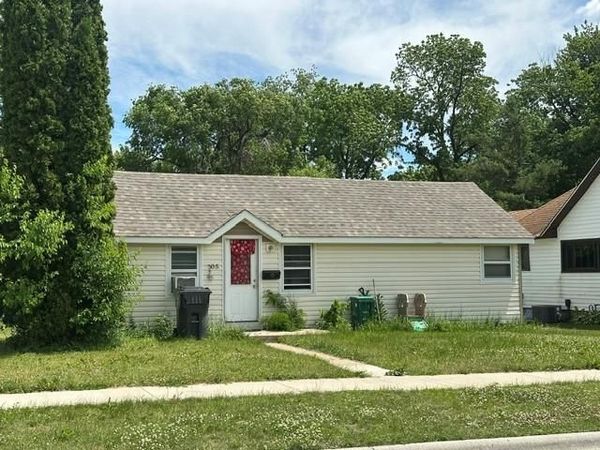 305 S 1st Street , Marshall, MN 56258