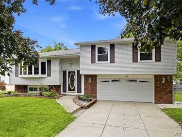 3994 Sussex Place, Hamburg, NY 14075
