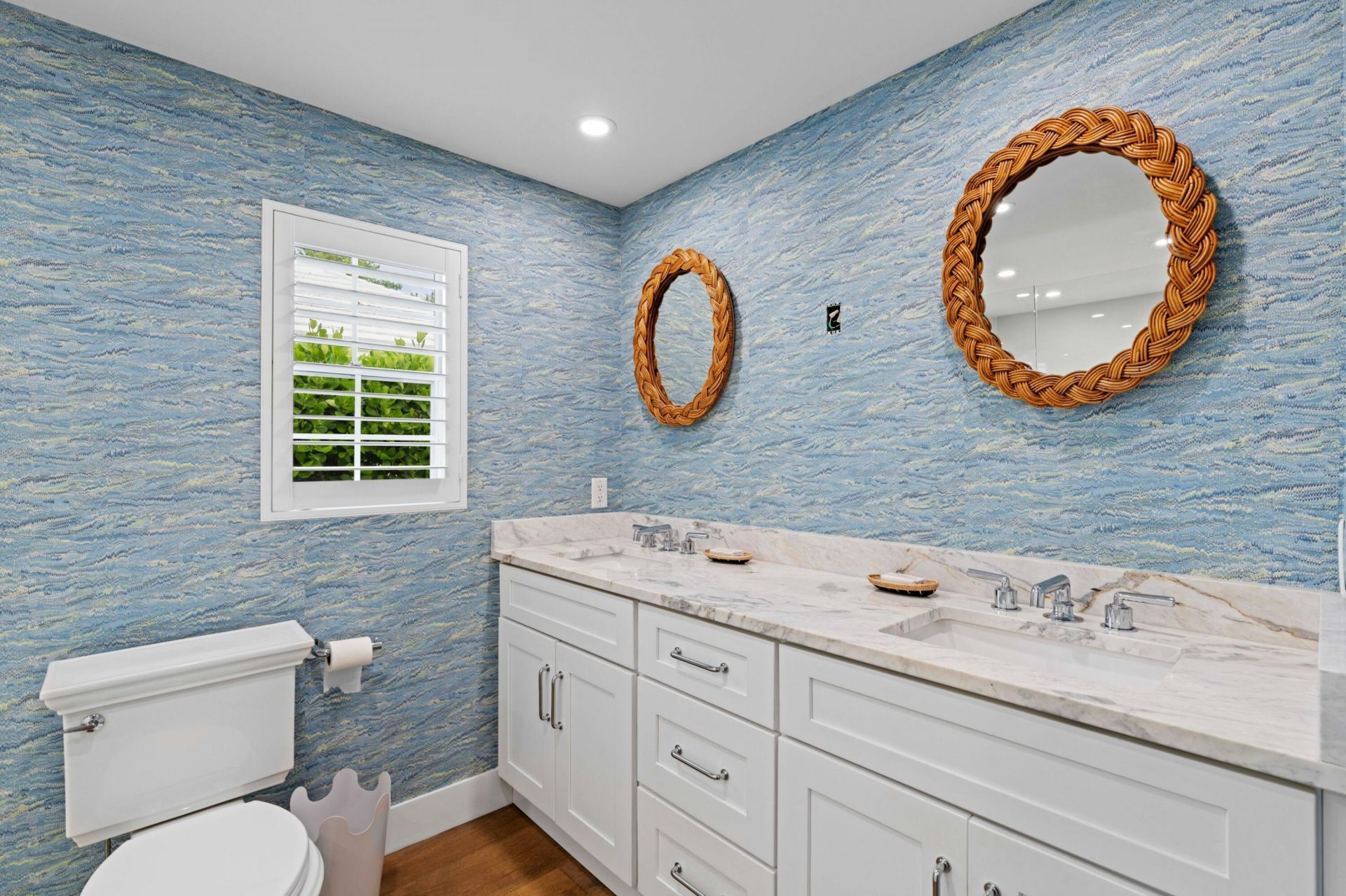 142 Peruvian Avenue, Unit 1020, Palm Beach, FL 33480 Photo