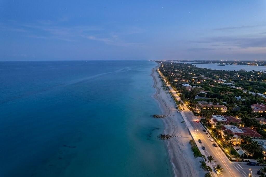 142 Peruvian Avenue, Unit 1020, Palm Beach, FL 33480 Photo