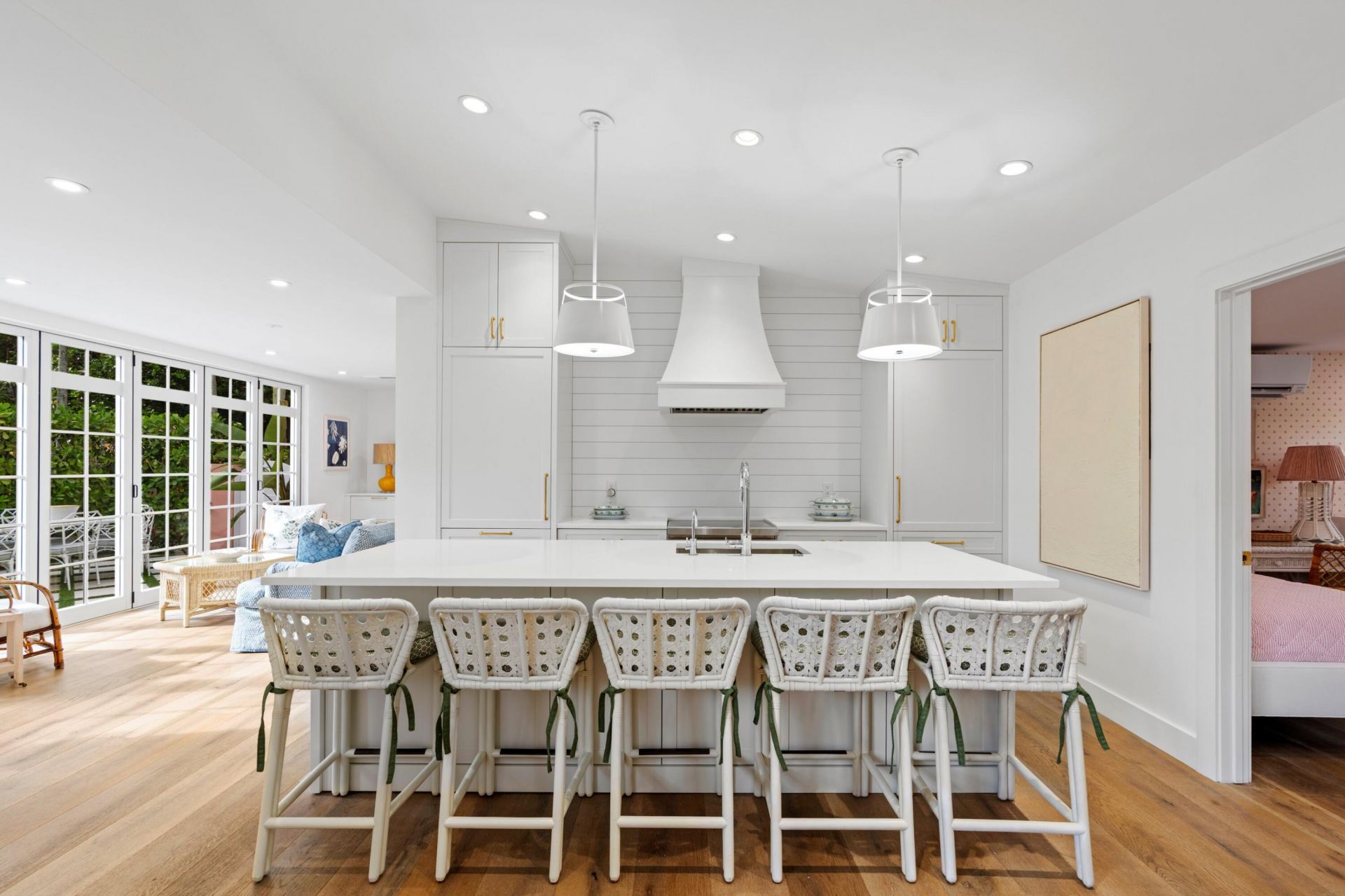 142 Peruvian Avenue, Unit 1020, Palm Beach, FL 33480 Photo