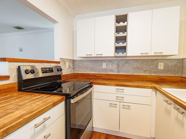 520 NE 58th Street, Unit B, Oakland Park, FL 33334