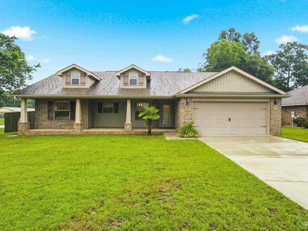 3998 Berry Cir, Pace, FL 32571