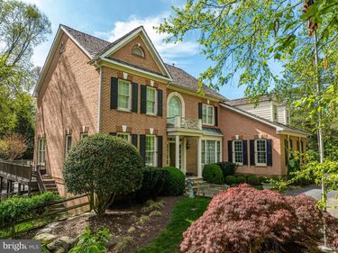 801 OLDE GEORGETOWN COURT, GREAT FALLS, VA 22066