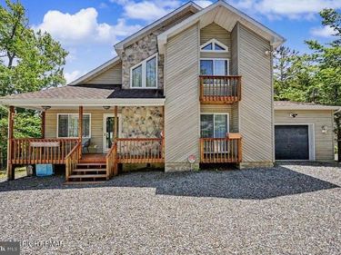 211 NADINE BOULEVARD , POCONO SUMMIT, PA 18346