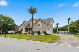 5043 Spaniel Drive photo 4