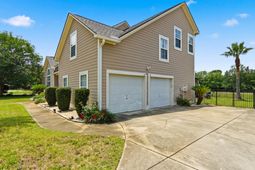 5043 Spaniel Drive photo 4