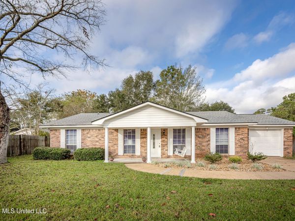 1213 King Henry Drive, Ocean Springs, MS 39564