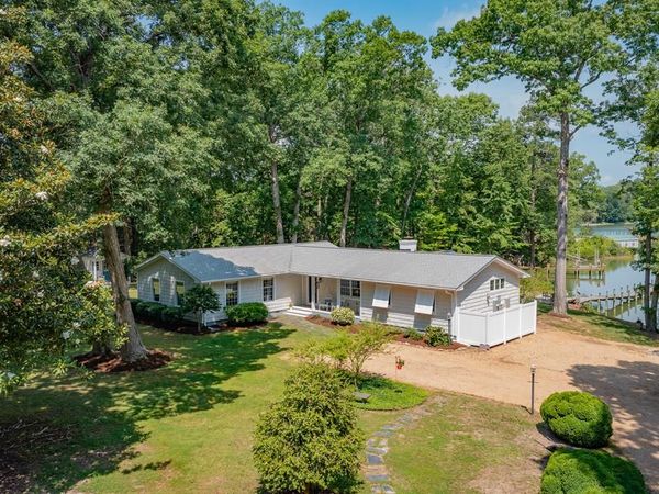 96 Larkspur Lane, WEEMS, VA 22576