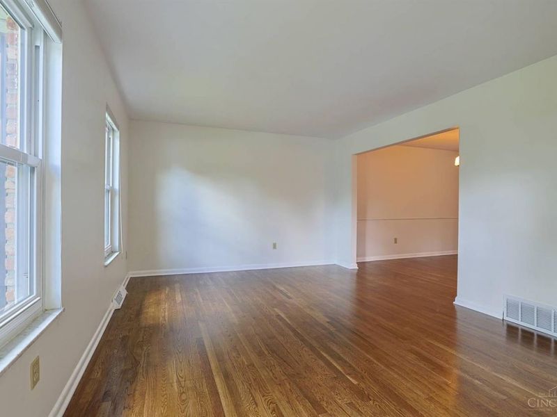 10639 Weil Road, Montgomery, OH 45249 Photo 7