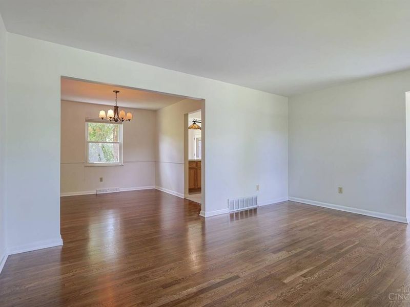 10639 Weil Road, Montgomery, OH 45249 Photo 8