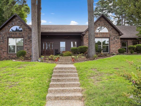 5 Breezewood Cove, Maumelle, AR 72113