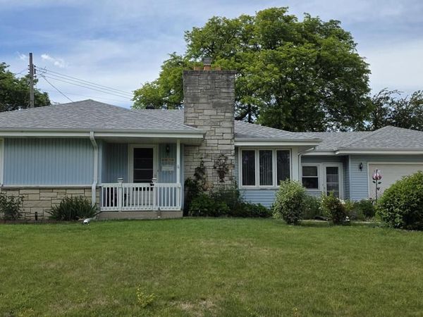 8914 W Stuth AVENUE, West Allis, WI 53227