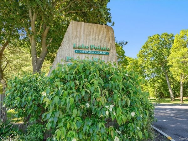 200 lake pointe circle , Unit 200, Middle Island, NY 11953