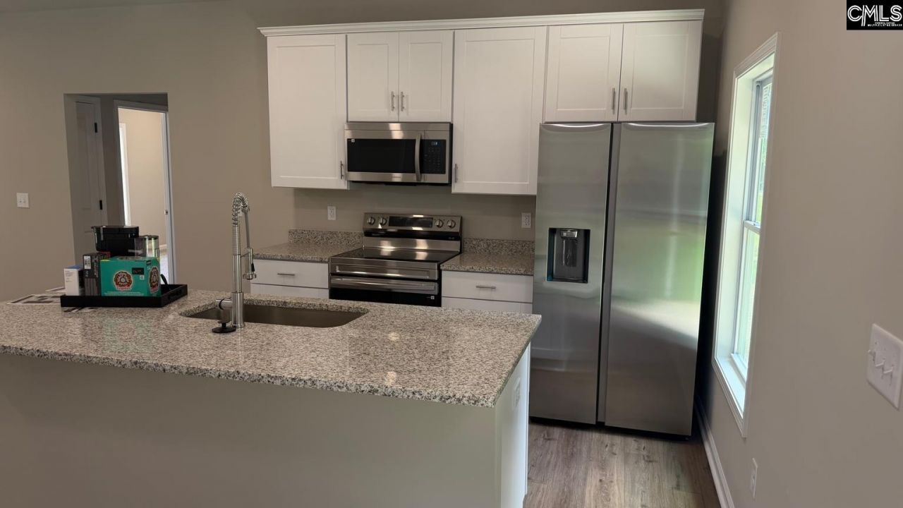 1235 Sawyer Street Photo 5