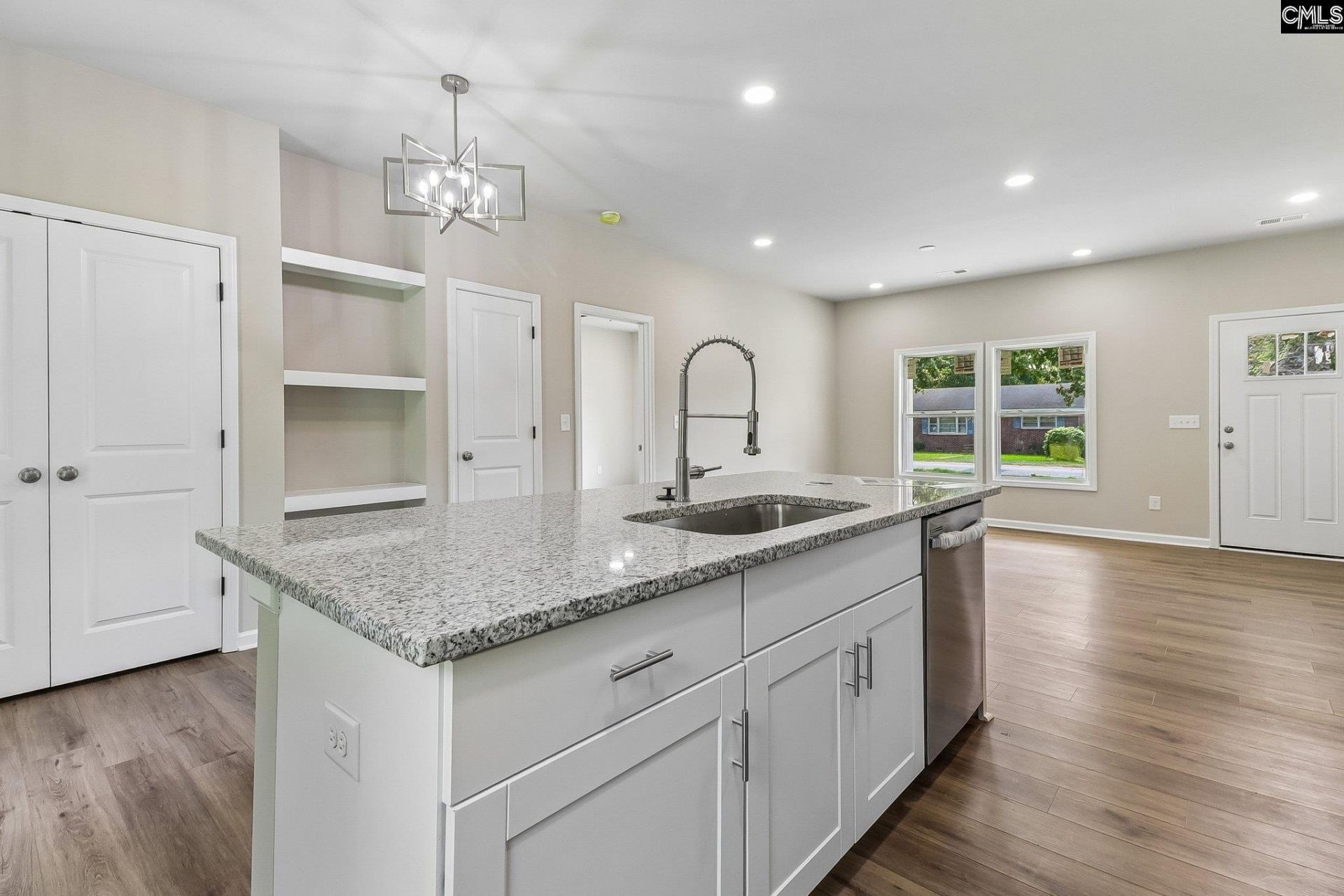 1235 Sawyer Street Photo 8