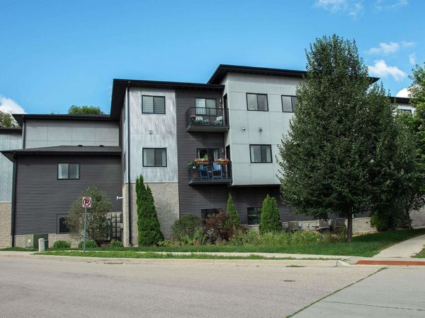 221 E 5th Street, Unit 205, Cedar Falls, IA 50613