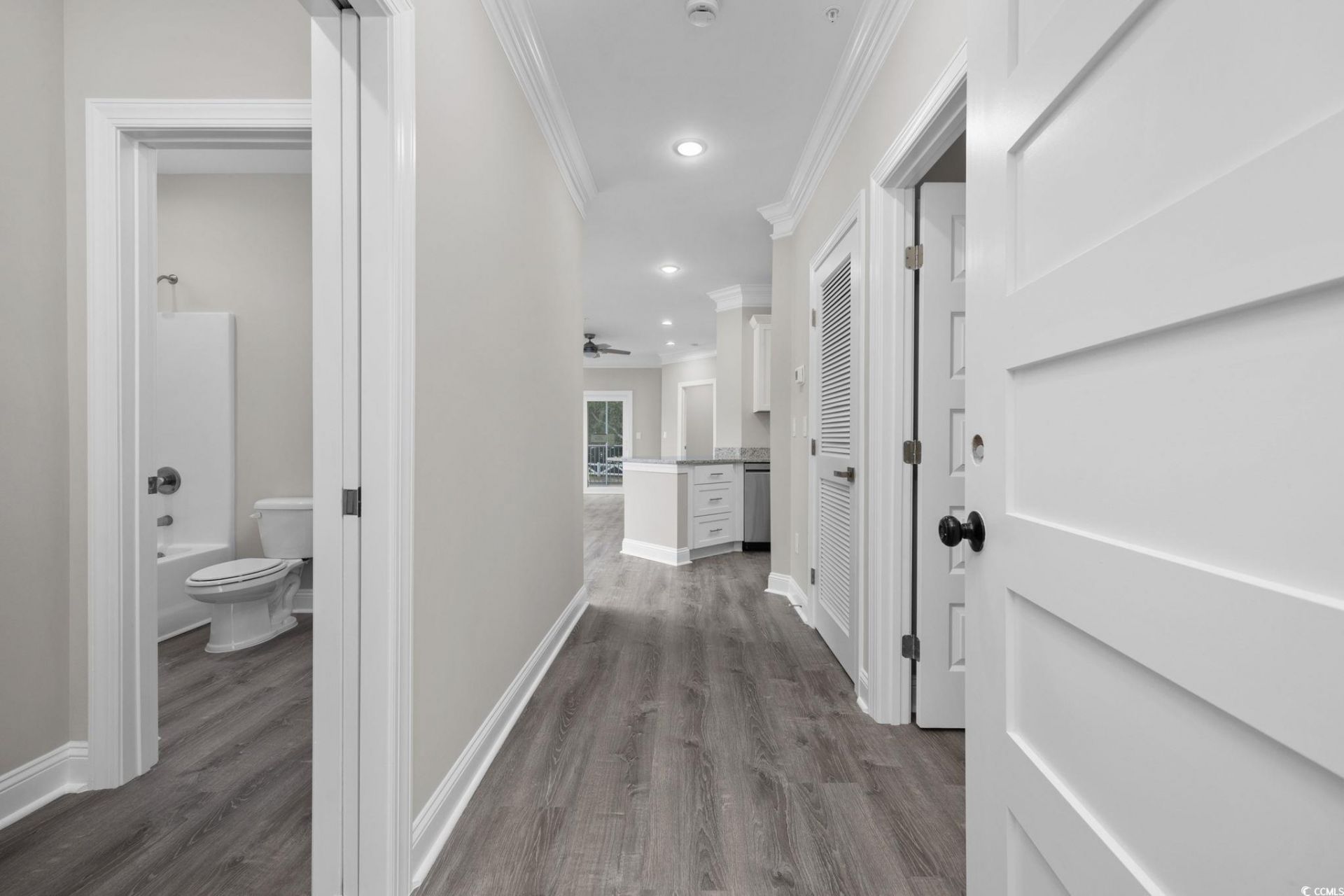627 Bonaventure Dr.  Photo 4