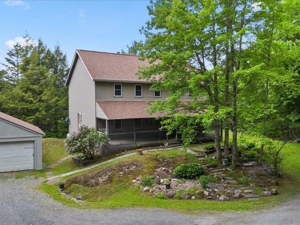 10 Castle Hill Lane, Westford, VT 05494