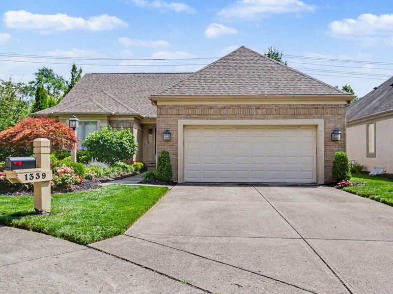 1339 Durness Court, Columbus, OH 43235 Photo 2