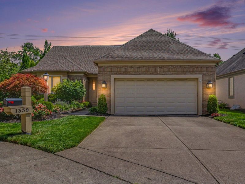 1339 Durness Court, Columbus, OH 43235 Photo 4