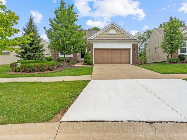 554 Glacier Lane, Howell, MI 48843