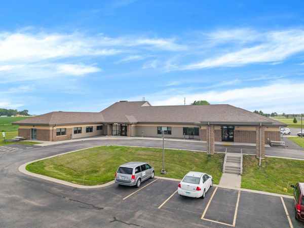 1004 N Loeffler Avenue , Caledonia, MN 55921
