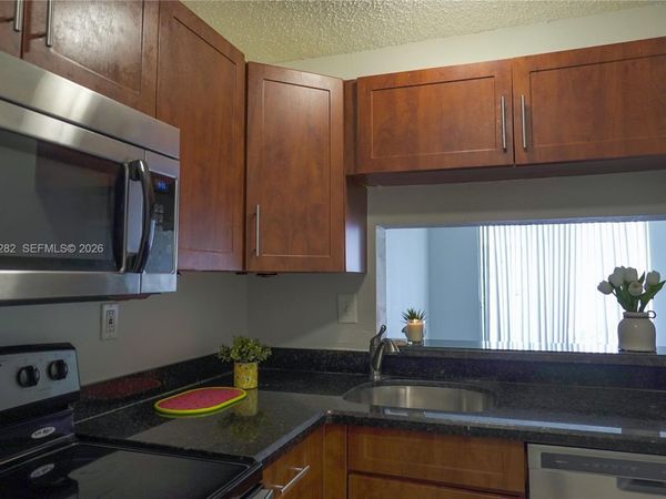 482 NW 165th St Rd, Unit A504, Miami, FL 33169