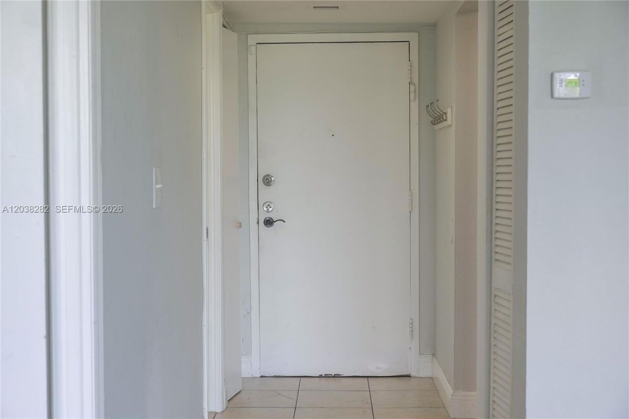 482 NW 165th St Rd, Unit A504, Miami, FL 33169 Photo