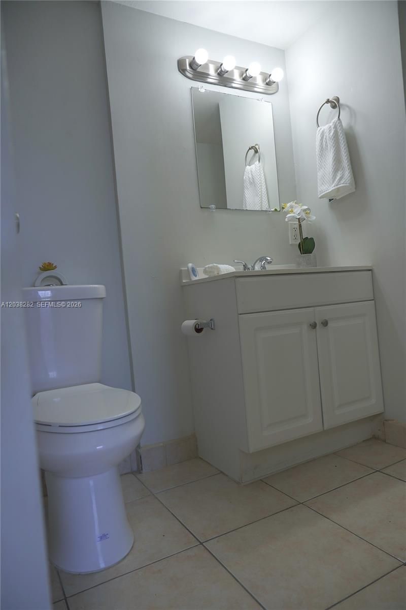 482 NW 165th St Rd, Unit A504, Miami, FL 33169 Photo