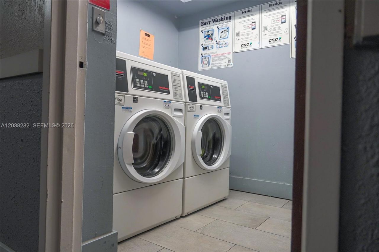 482 NW 165th St Rd, Unit A504, Miami, FL 33169 Photo