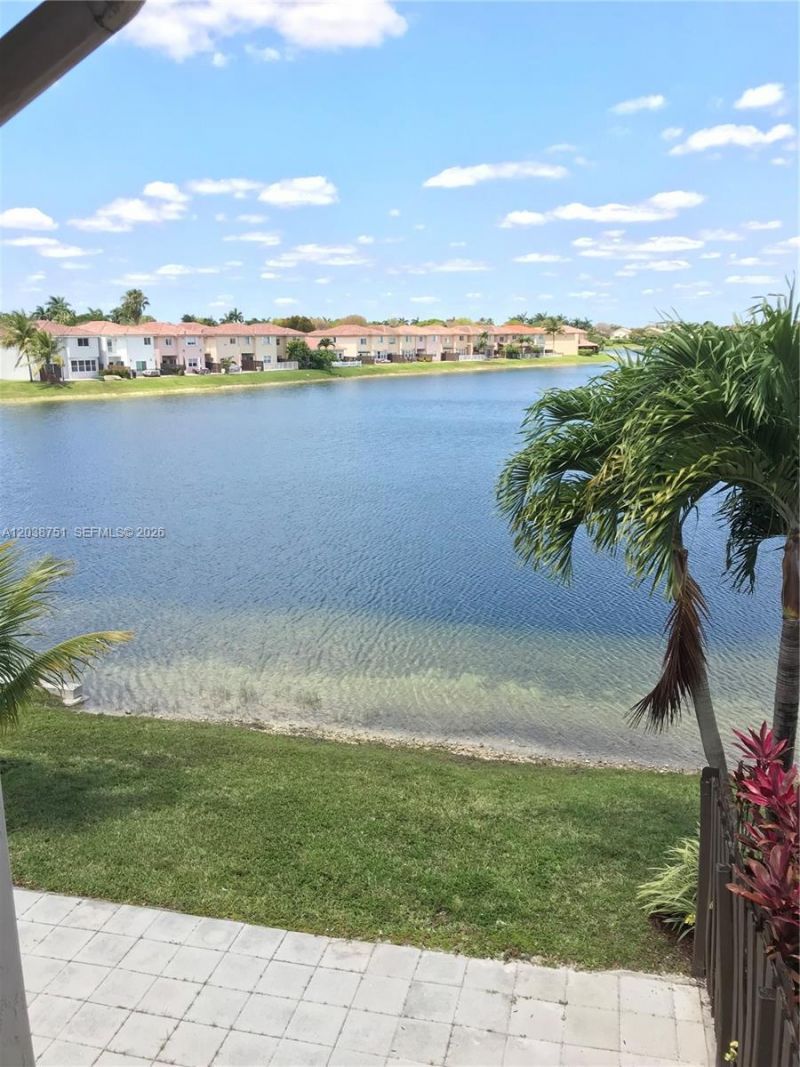 6674 NW 107th Pl , Unit ., Doral, FL 33178 Photo