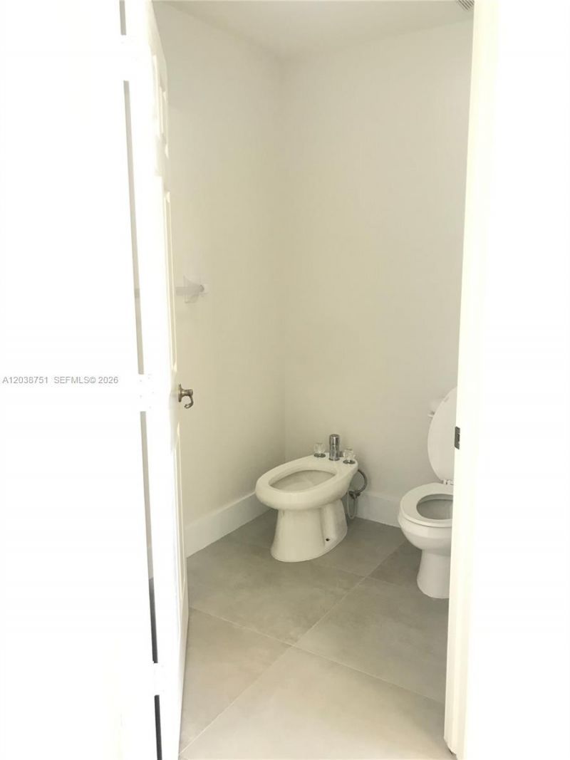 6674 NW 107th Pl , Unit ., Doral, FL 33178 Photo