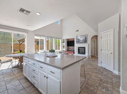 4060 Clarewood Way, Sacramento, CA 95835 Photo