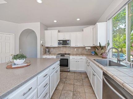 4060 Clarewood Way, Sacramento, CA 95835 Photo