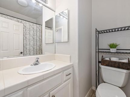 4060 Clarewood Way, Sacramento, CA 95835 Photo