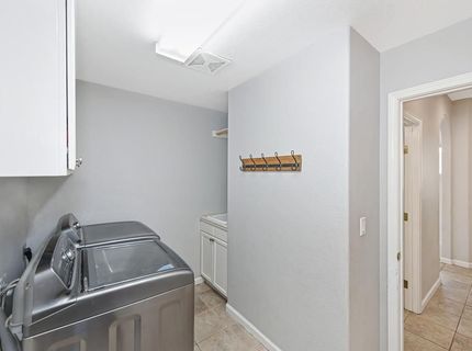 4060 Clarewood Way, Sacramento, CA 95835 Photo