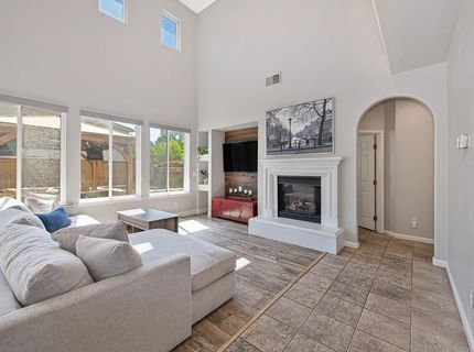 4060 Clarewood Way, Sacramento, CA 95835 Photo