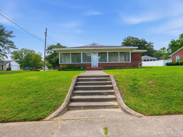 701 Jackson Ave, Russellville, AL 35653