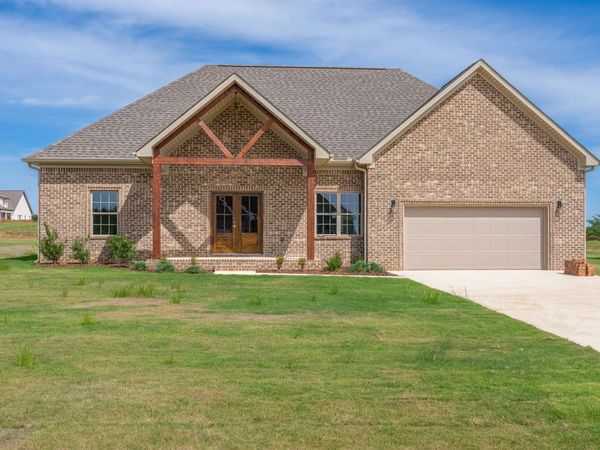 251 Hummingbird Way, Killen, AL 35645