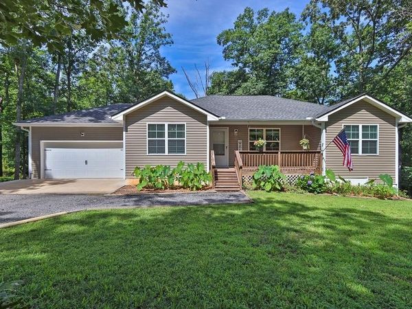107 Emmette Drive , Dawsonville, GA 30534