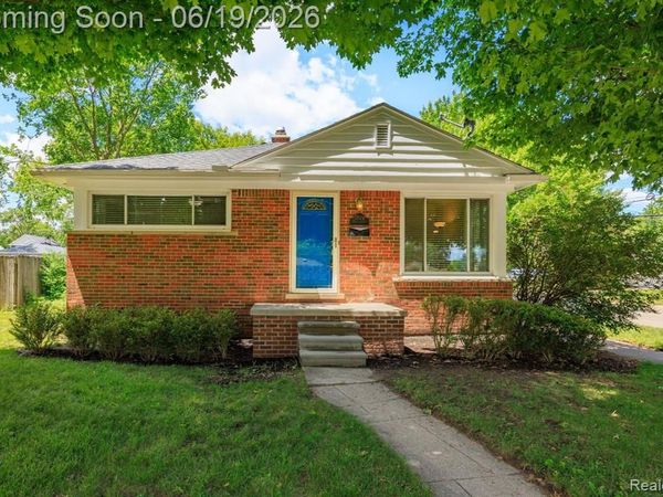 2879 Royal Avenue, Berkley, MI 48072