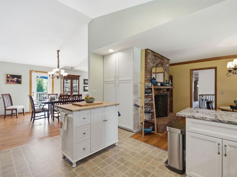 8818 Morganraiders Lane, Sycamore Township, OH 45236 Photo 15